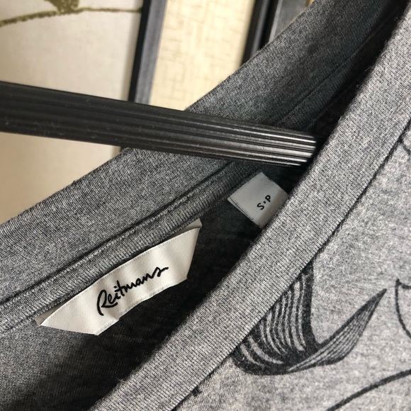 Reitman’s | Women’s Oversized V-Neck T-Shirt. Monochrome Lys Prints. Size Small. - Picture 3 of 6